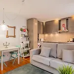 Bmyguest - 28 Tram Central Apartment
